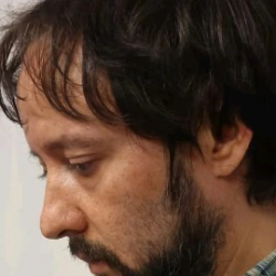 &Oacute;scar V&eacute;lez Redondo