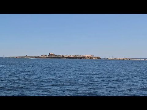Conociendo Tabarca: Una isla. Un viaje en barco. Una excursi&oacute;n con m&uacute;sica relajante. | Francisco &Aacute;lvarez Mart&iacute;nez | Video | Safe Creative